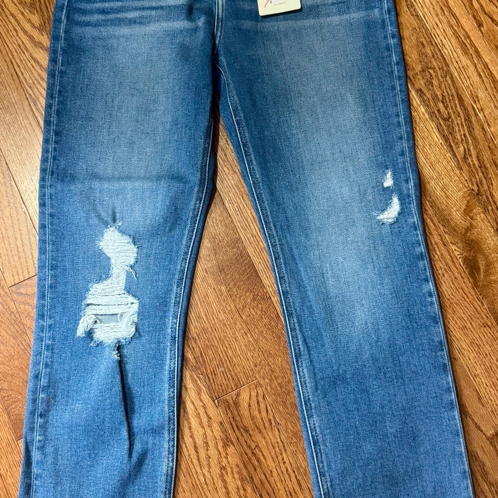 NWT KanCan Medium Wash Straight Leg Jeans